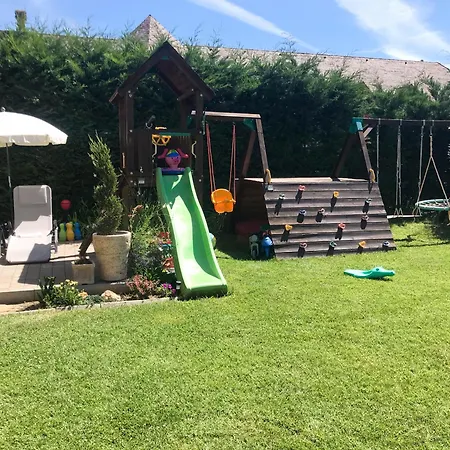 Vitorlas 3 Case de vacanță Balatonlelle